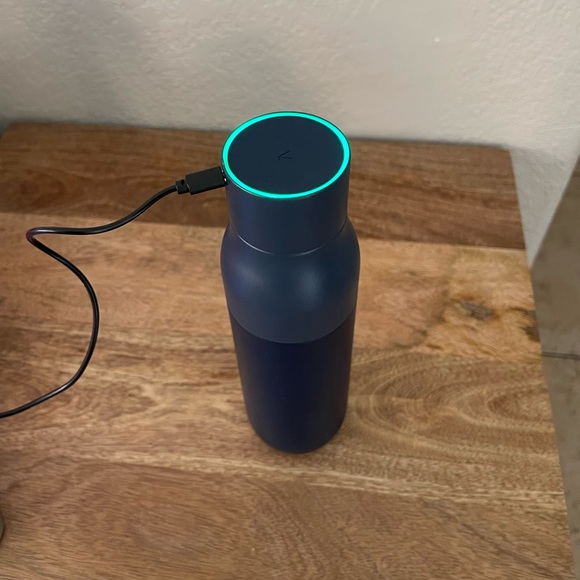 LARQ water bottle - Picture 5 of 12